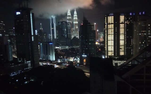 Expressionz Professional Suites by IHost Home Solutions