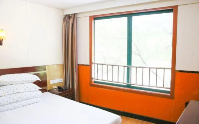 Jinghe Hostel
