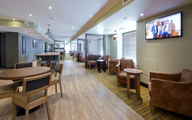 Premier Inn Edinburgh Cc York Place/St James Quarter