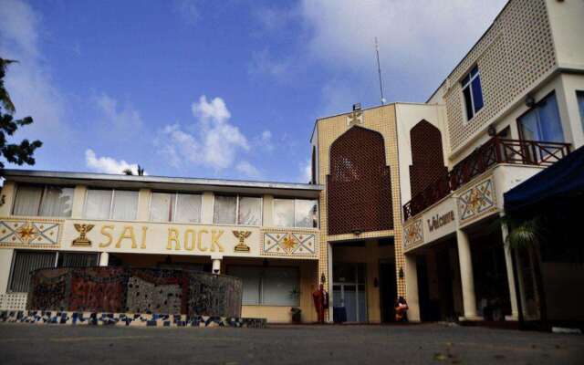Sai Rock Beach Hotel & Spa