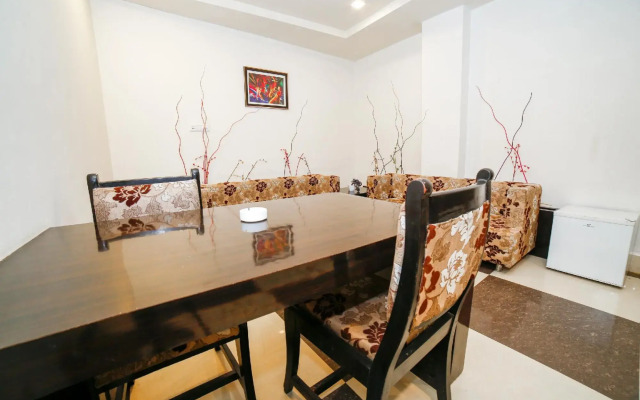 Oyo 35769 Hotel Rishabh
