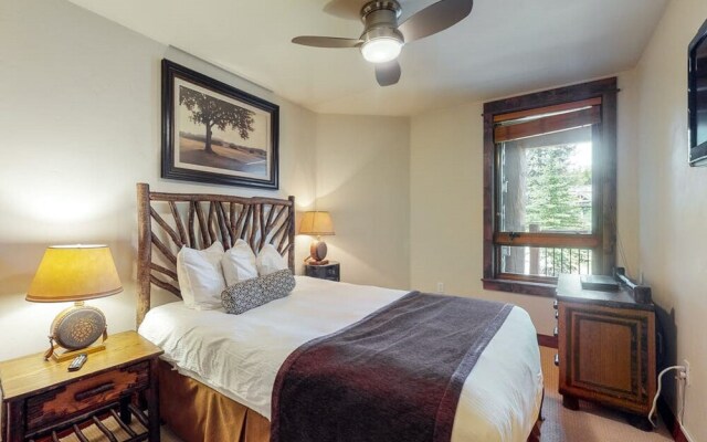 Luxury 2 Bedroom Ski in, Ski out Condo in Breckenridge with Shared Pool, Hot Tub, Arcade, and Bar