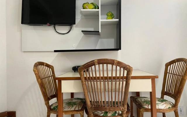 Flat no Farol da Barra 129