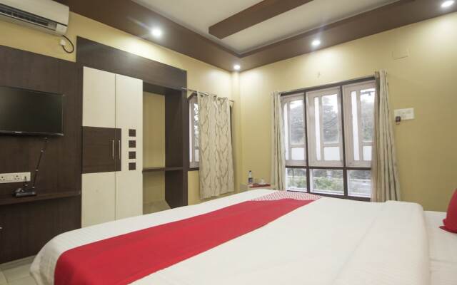 OYO 13521 Sudhriti Hotel