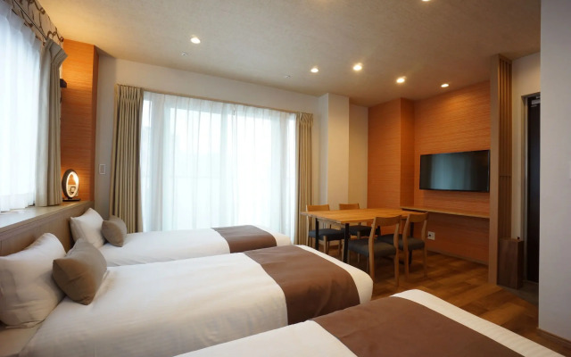 WIRES HOTEL James zaka