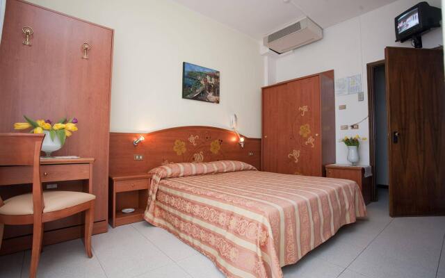 Hotel Ideal