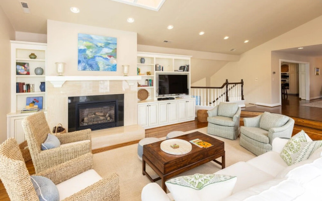 Sunrise Villa/monthly Rental 3 Bedroom Home