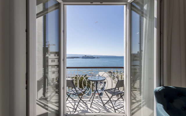 Seaview Luxury Retreat