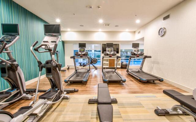 Holiday Inn Express & Suites Dallas NW - Farmers Branch by IHG