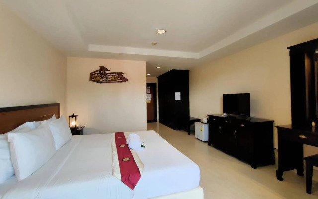 Rayong Lanna Hotel