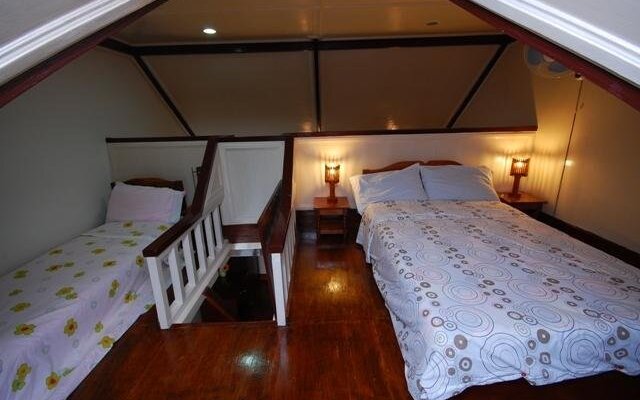 Villa Leonora Beach Resort