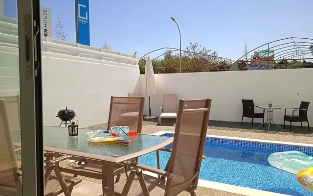 Beautiful Detached Modern Villa With Pool