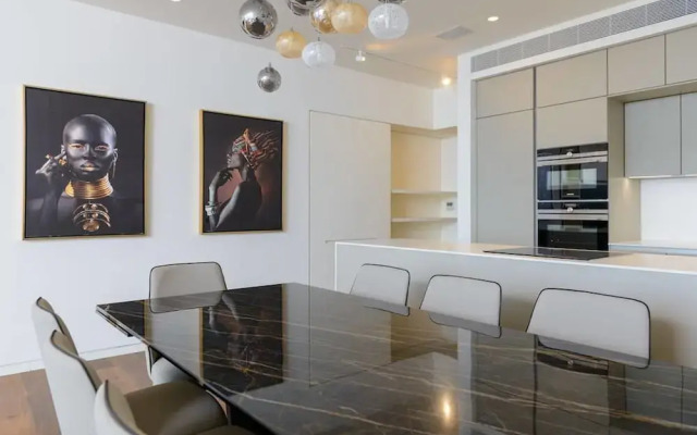 Luxury 2BR on the water by HolyGuest