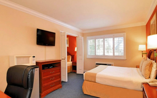Aura Inn Monterey