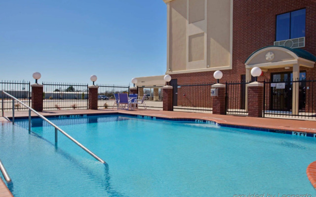 Holiday Inn Express & Suites Waller - Prairie View by IHG