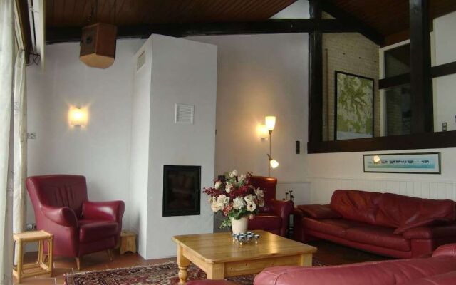 Modern Holiday Home With big Garden Near Forest