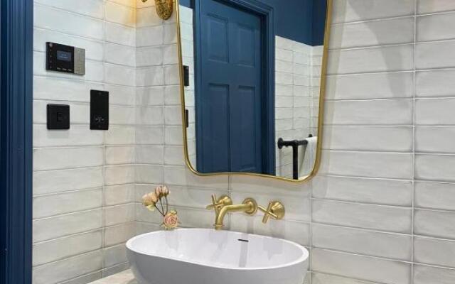 ch1 boutique stays - Deva suite