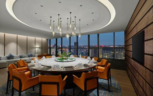DoubleTree by Hilton Chengdu Riverside - Close to Panda Base and Chengdu East Railway