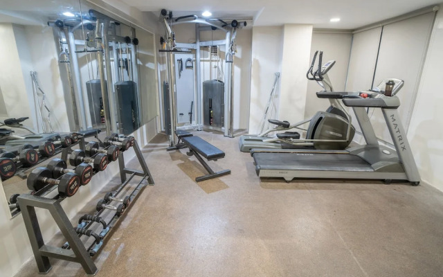 Gilmore Tower Suites By SMS Hospitality