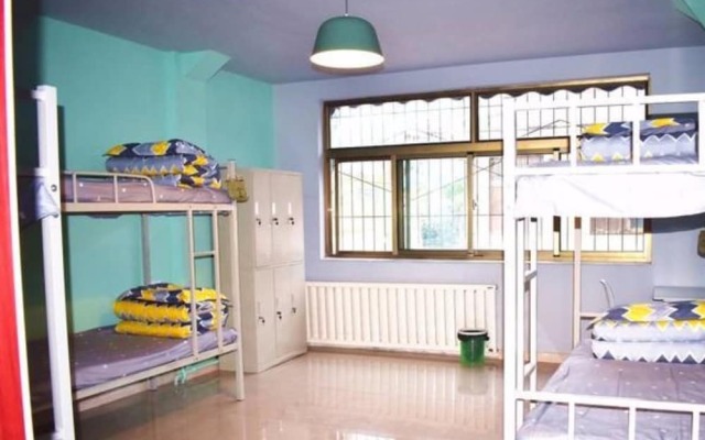 Little Forrest Youth Hostel