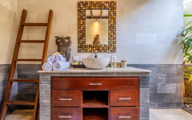 Pristine Villa Yuyu Balian