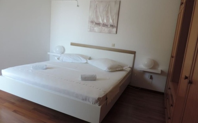 Maza - With Seaview & Parking - R2