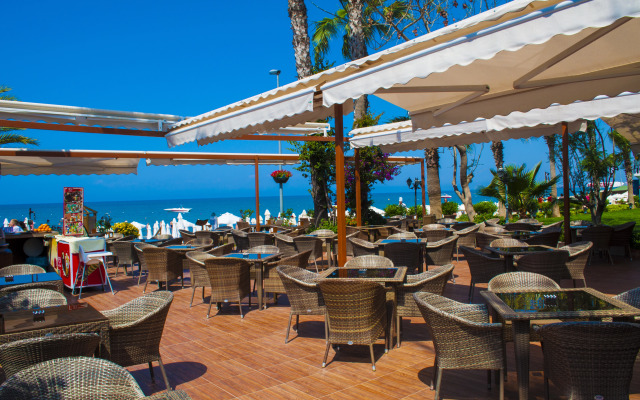 Side Bay Hotel