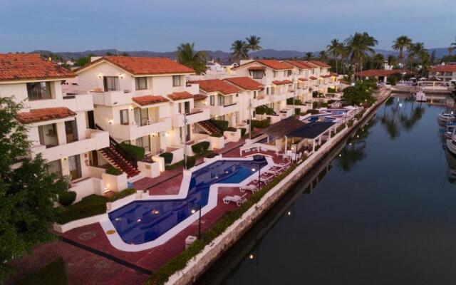 Cabo Blanco Hotel & Marina