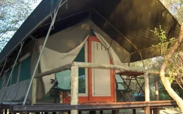 Ndhovu Safari Lodge - Campground