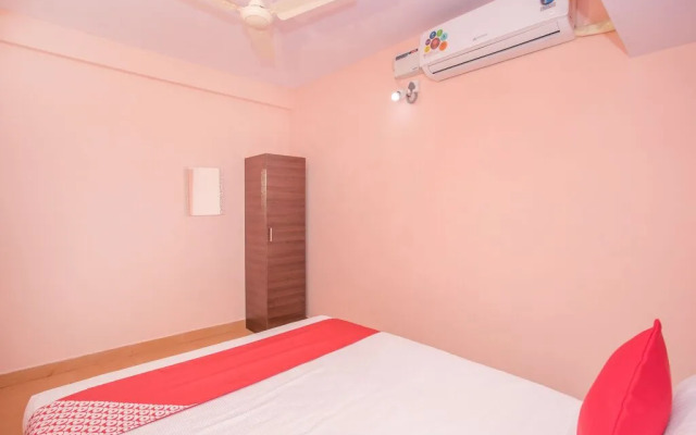 OYO Flagship 11419 Surya Residency