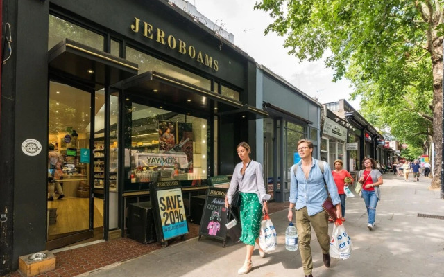 Lovely 1BD Flat + Private Balcony Near Portobello