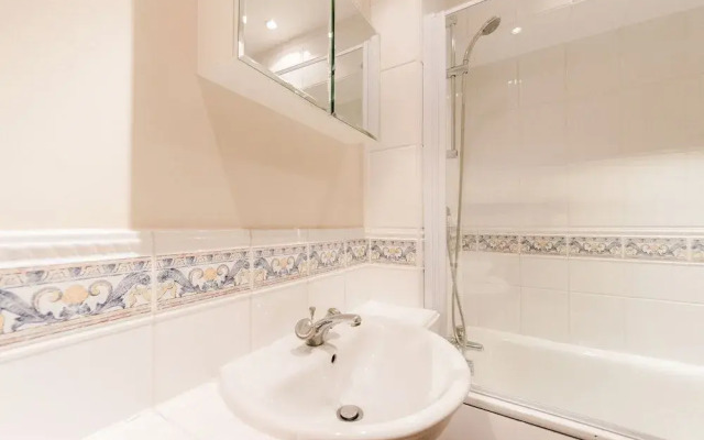 Cascades Court by Roomspace Apartments