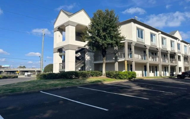 Studio 6 Suites Norcross, GA