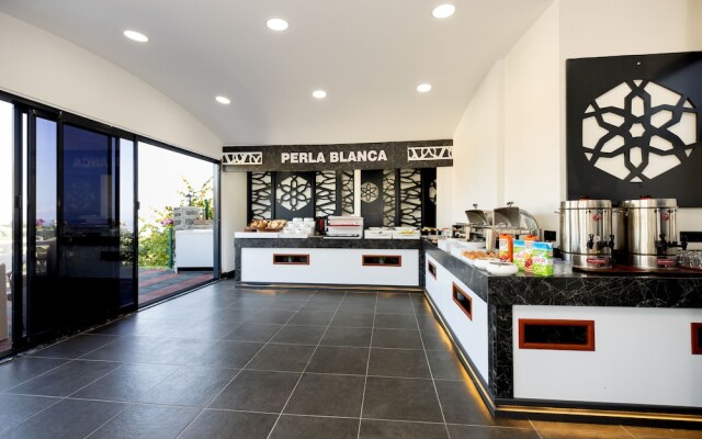 Perla Blanca Hotel