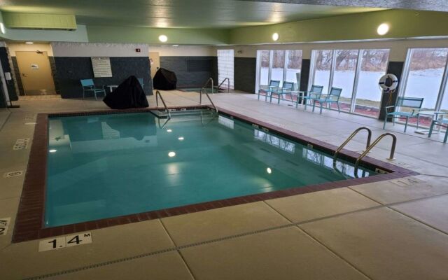 Holiday Inn Express WATERTOWN