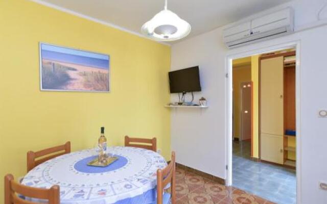 Apartment Violeta 745