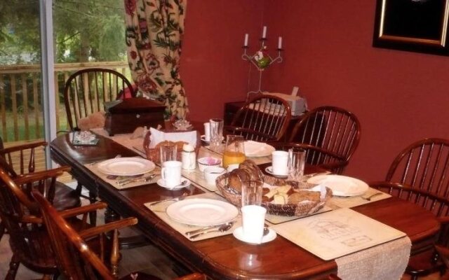 Brock Hollow Bed & Breakfast