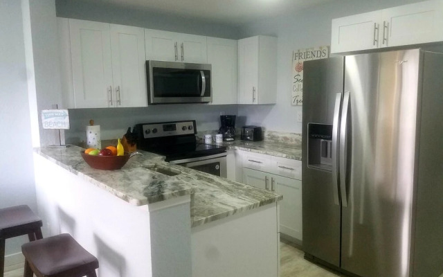 Vistalmar King Deluxe - One Bedroom Apartment