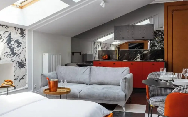 Canvas House Fragola Apartments
