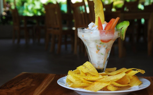 Las Palmeras Beach Hotel