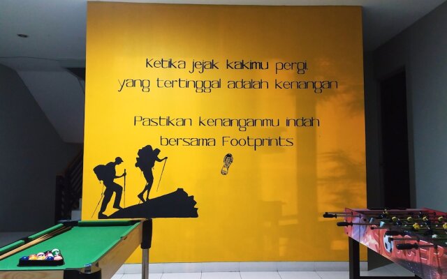 Footprints Backpacker