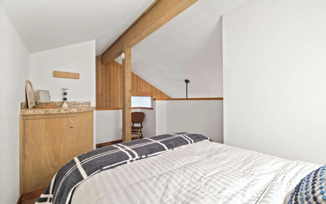 Scenic 1 Bedroom W/loft at Mount Bachelor Resort!