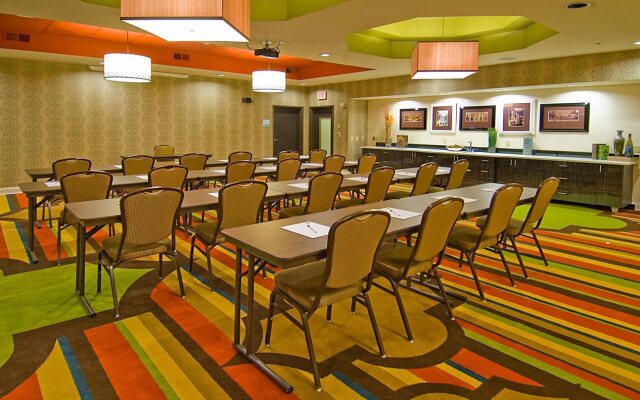 Holiday Inn Express Hotel & Suites Fulton by IHG