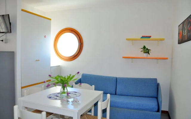 Elegant and Bright Studio Apartment Near the Beach
