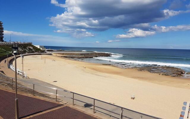 Newcastle Short Stay Apartments - Sandbar Newcastle Beach