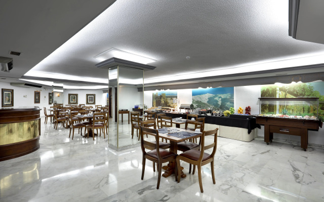 Hotel EXE Triunfo