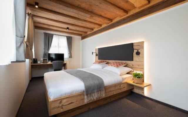 Aston‘S Hotel