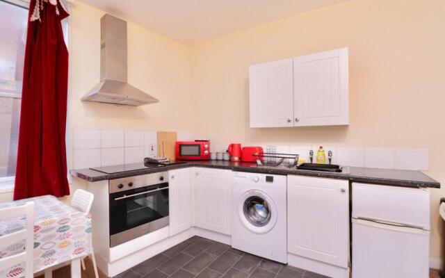 Cosy 2BD Flat Lincoln City Centre Sleeps 3