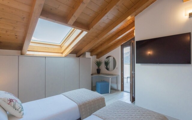 Dream Lake Apartments