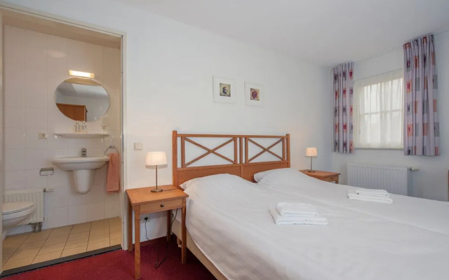 Stately, Luxury Villa With 3 Bathrooms, 2 km. From Appelscha